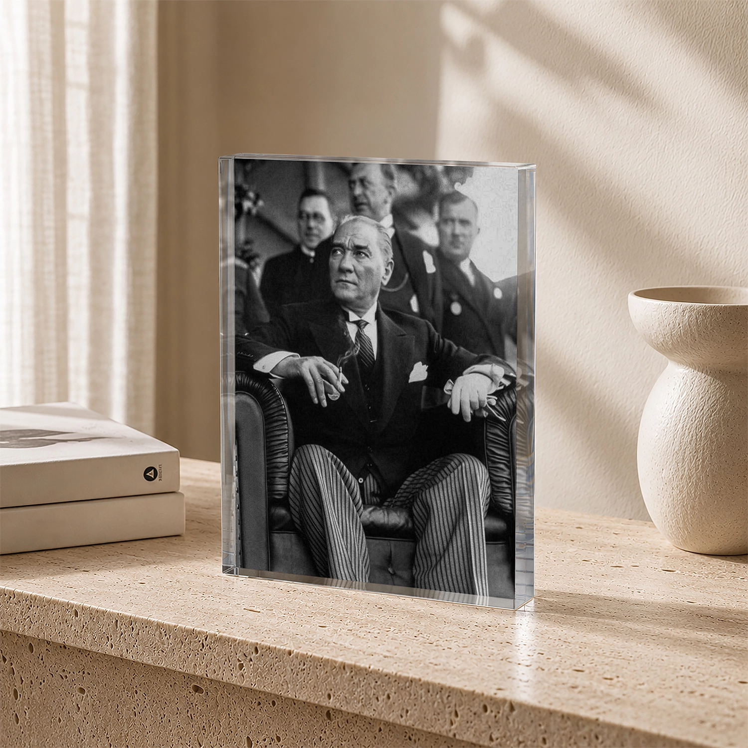 Siyah Beyaz Atatürk Klasik Portre Akrilik Cam Blok