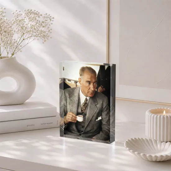 Atatürk Günlük An Portresi – Koleksiyonluk Akrilik Blok