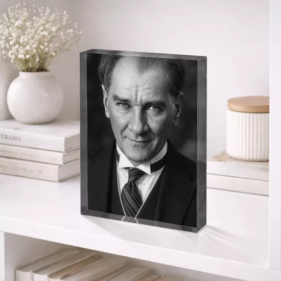 Atatürk Serisi | Siyah Beyaz Portre Akrilik Dekor