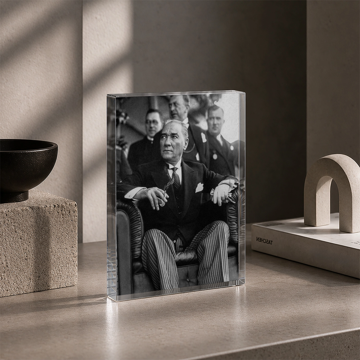 Siyah Beyaz Atatürk Klasik Portre Akrilik Cam Blok